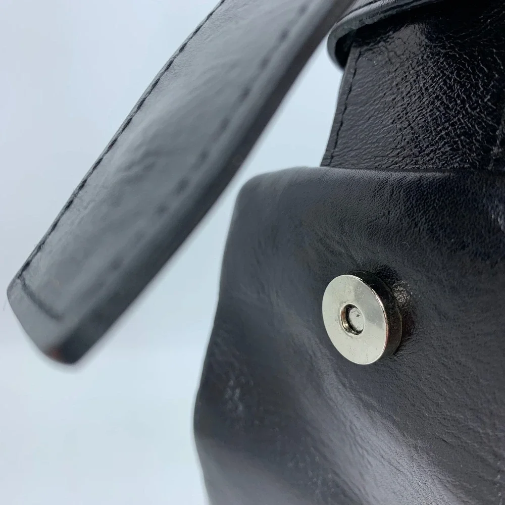 90s Y2K Wilsons Leather Goth Black Italian Leather Convertible Sling Backpack
